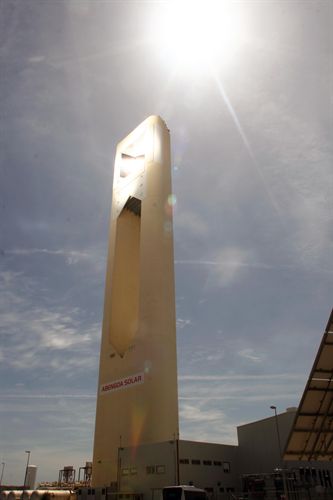 Abengoa y la japonesa JGC invertirán 500 millones en dos plantas termosolares en El Carpio