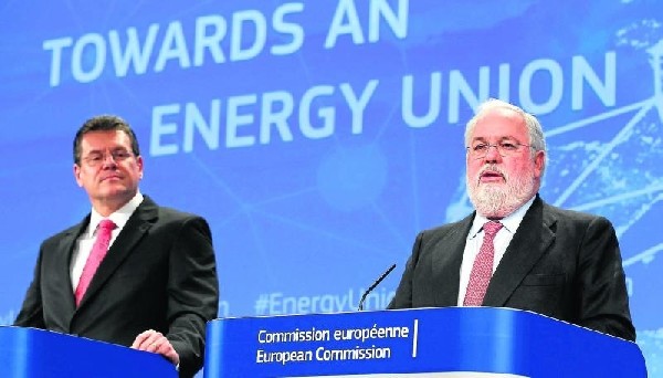 Europa afirma que España no alcanzará el 10% de interconexión eléctrica en 2020 sin más esfuerzos