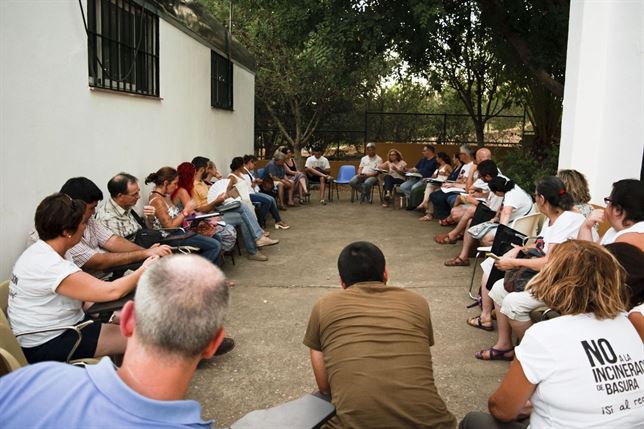Alcalá de Guadaira contra la incineración de residuos en la cementera