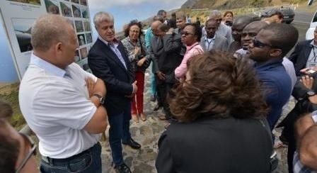 África se interesa por la central ‘hidroeólica’ de El Hierro