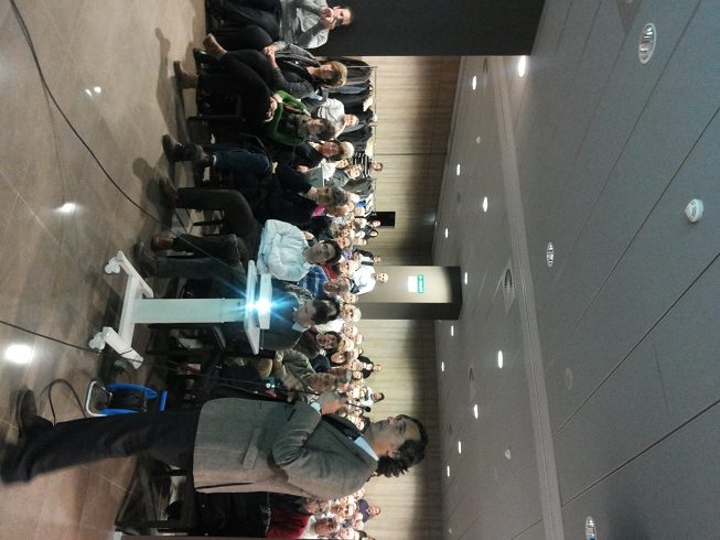 El Rey media con los inversores árabes de la fotovoltaica mientras el Gobierno ignora a las 62.000 familias españolas perjudicadas