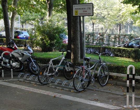 En León hacen propuestas para aparcar la bicicleta con seguridad