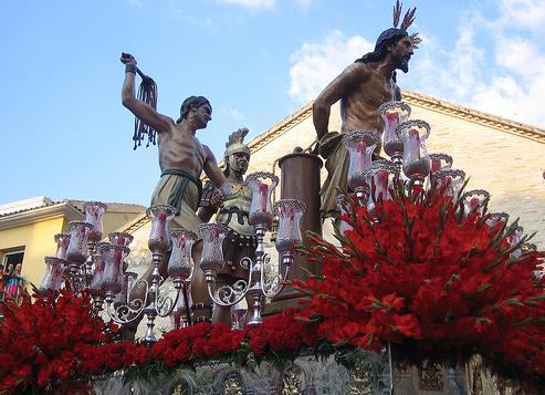 Ecologistas recomiendan primar las relaciones personales antes que el consumo y viajar cerca mejor que lejos