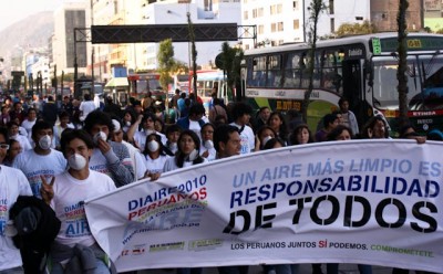 Viceministra de gestión ambiental y jóvenes voluntarios se movilizaron por la calidad del aire