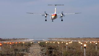 El Aeropuerto de Burgos acoge la exposición Las aves