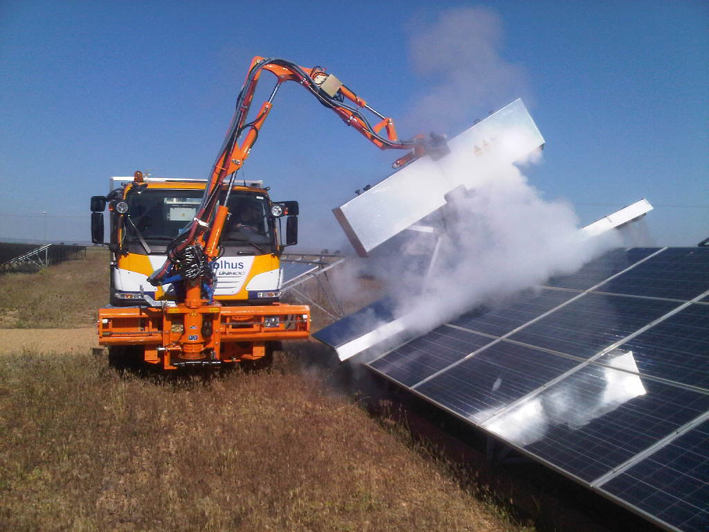 Certificaciones y Homologaciones adquiridas recientemente por Rolhus (Vehículo Autónomo Robotizado destinado para la limpieza de Paneles solares).