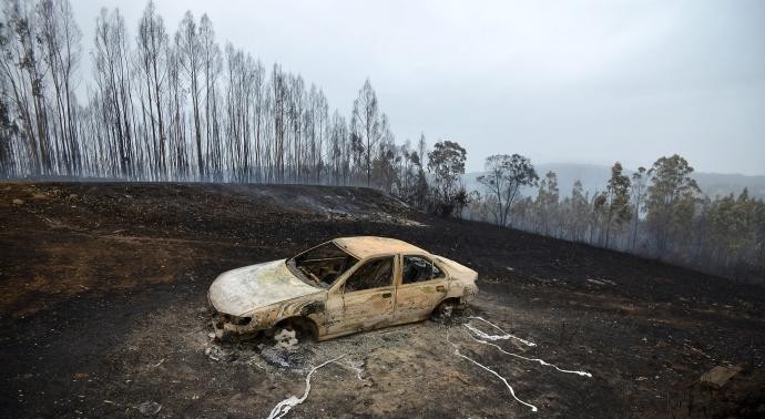 El Fiscal de medio ambiente gallego descarta una trama organizada y no ve de momento conexión entre los fuegos