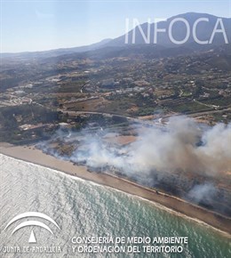 Controlado el incendio declarado en el paraje río Velerín de Estepona