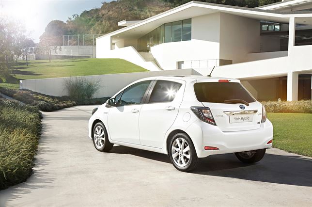 Regenerar la batería de un coche híbrido cuesta un tercio menos que comprarla nueva