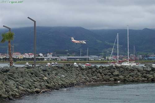 15000 firmas contra la ampliación del aeropuerto de Hondarribia