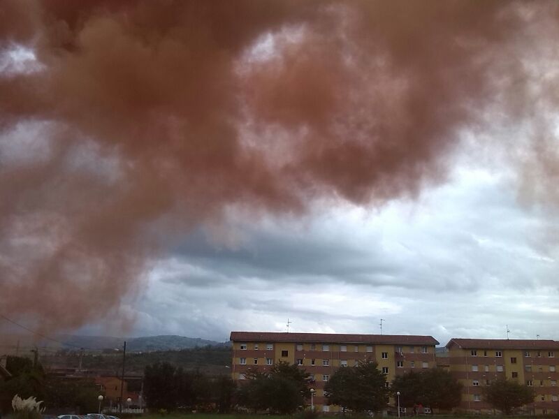 Esperemos que el Ayuntamiento de Gijón sepa la composición de la nube toxica