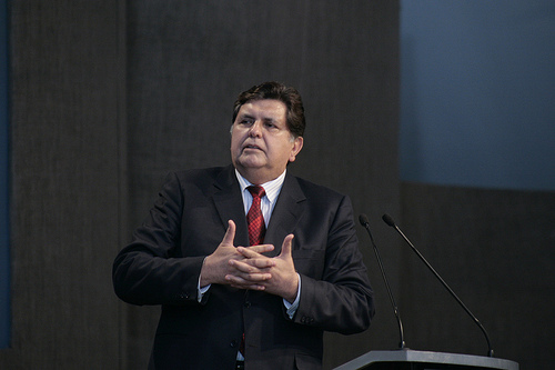 Presidente García señala que gobierno no permitirá minería que destruye el medio ambiente