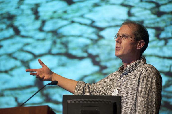 Entrevista con el creador del concepto de “Huella Hídrica”