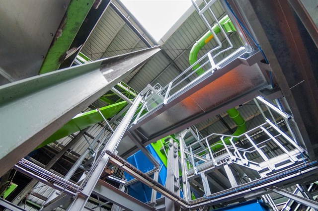 El Centro de Tratamiento de Residuos de Villarrasa (Huelva) cuenta con una nueva línea de recuperación de vidrio