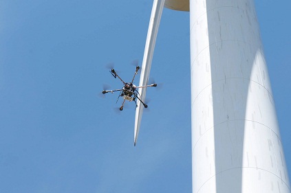 Primer curso de inspección aérea de palas de molinos de viento