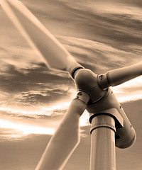 El 56% de los españoles se opone a la energía nuclear y el 58% aboga por las energías renovables