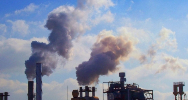 Greenpeace denuncia que una docena de compañías sucias intentan sabotear la acción climática