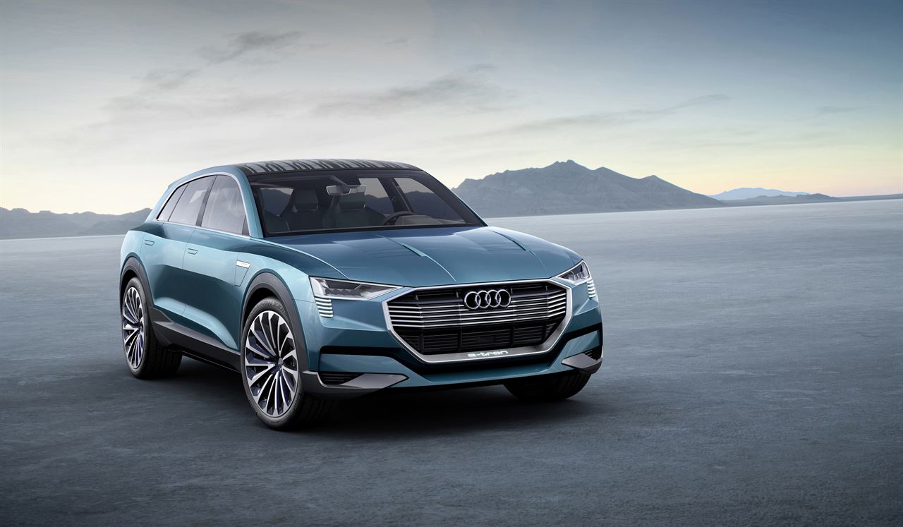 Audi e-tron quattro incorpora una motorización eléctrica y una autonomía de 500 kilómetros