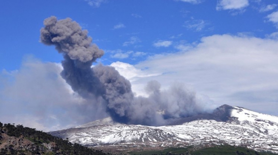 Declararon alerta amarilla en el volcán Copahue