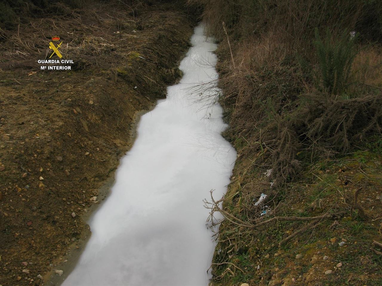 Detenidos responsables de una empresa por un vertido en Cubillos del Sil