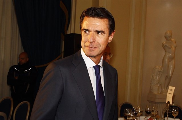 Soria el ‘artífice’ del desastre de las energías renovables enchufado al Banco Mundial