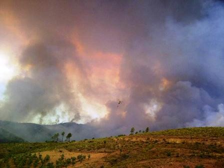Feijóo admite un "problema" con el fuego en Galicia