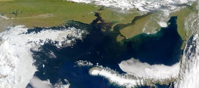 El metano (potente gas de efecto invernadero) escapa del permafrost marino del Océano Ártico ruso