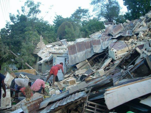 Muertos por terremoto en Haití llegarían a 300.000