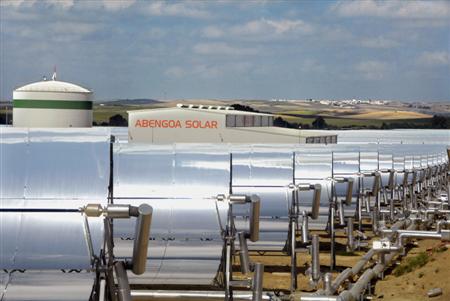 Novedosa plataforma solar de Abengoa en El Carpio (Córdoba)