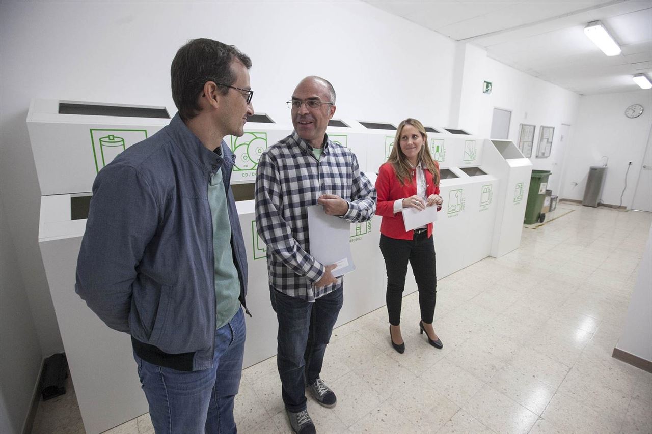Sabadell arranca dos puntos de reciclaje a nivel doméstico