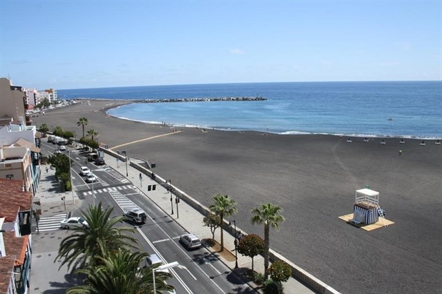 García Tejerina inaugura la nueva playa de Santa Cruz de la Palma