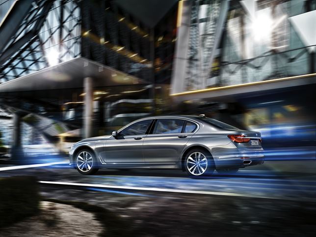 BMW 740e el híbrido enchufable de 326 caballos