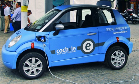 Cochele prevé elevar a medio plazo su flota hasta 300 coches eléctricos e implantar paneles solares