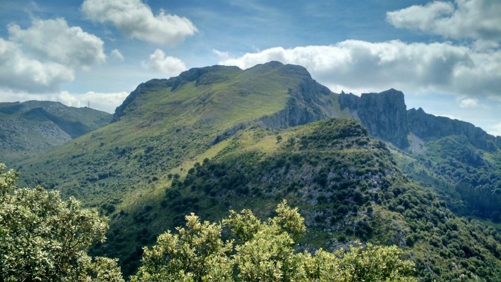 La Peña del Moro de Ramales de la Victoria