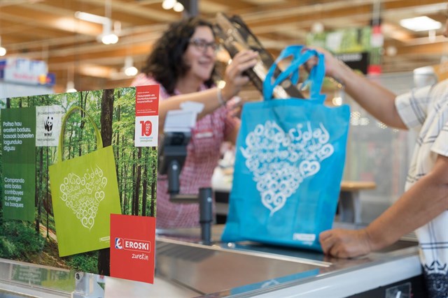 Eroski y la organización ecologista WWF lanzan campaña de bolsas reutilizables