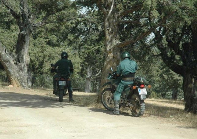 Motoristas irresponsables destrozando caminos y pistas de la comarca de Pamplona