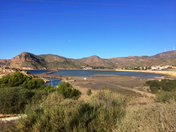 Los residuos mineros vertidos en la bahía de Portmán siguen liberando metales en el mar 25 años después de su cese