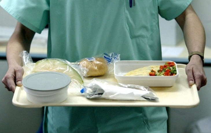 Canarias elimina los cubiertos de plástico de sus hospitales