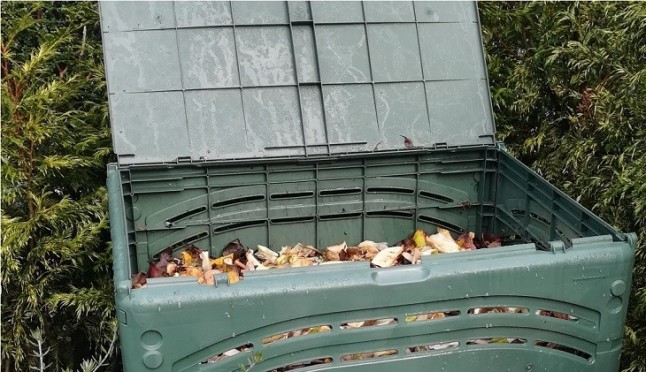 Covelo y Salceda de Caselas amplían sus programas de compostaje doméstico con el apoyo de Sogama