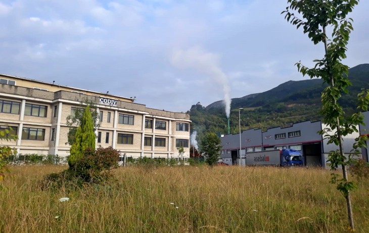 Asturias. Los trabajadores de Riaño en Langreo hartos de la contaminación del asfalto