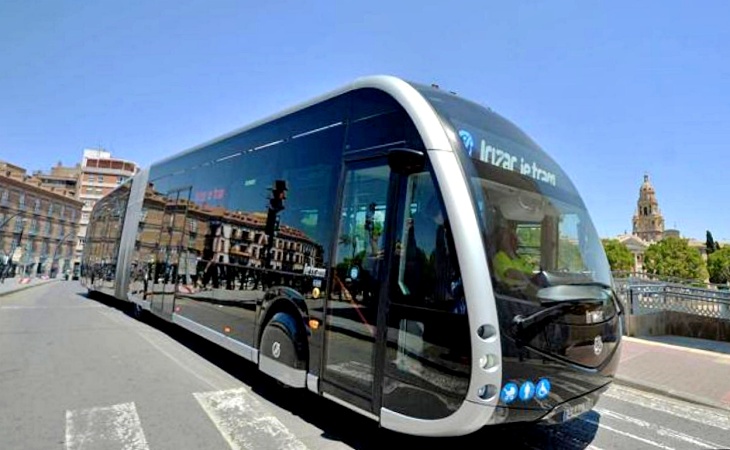 Murcia. El Tranvibús ‘se come toneladas de CO2’