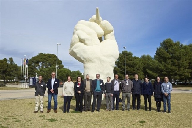 La UA lidera un proyecto para diseñar un dispositivo que cree hidrógeno con energía solar