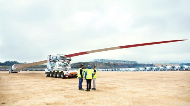 GE instala la primera turbina offshore del parque eólico Merkur