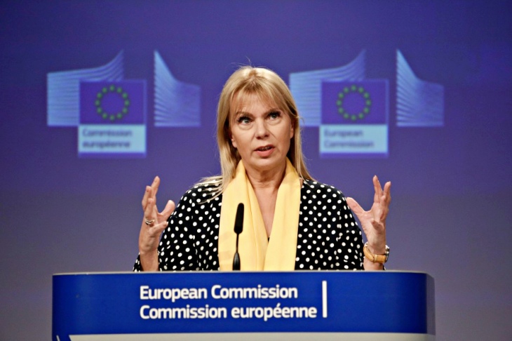 Polémica en Europa a cuenta de la prohibición completa de la matriculación de vehículos nuevos con motores de gasolina y diésel