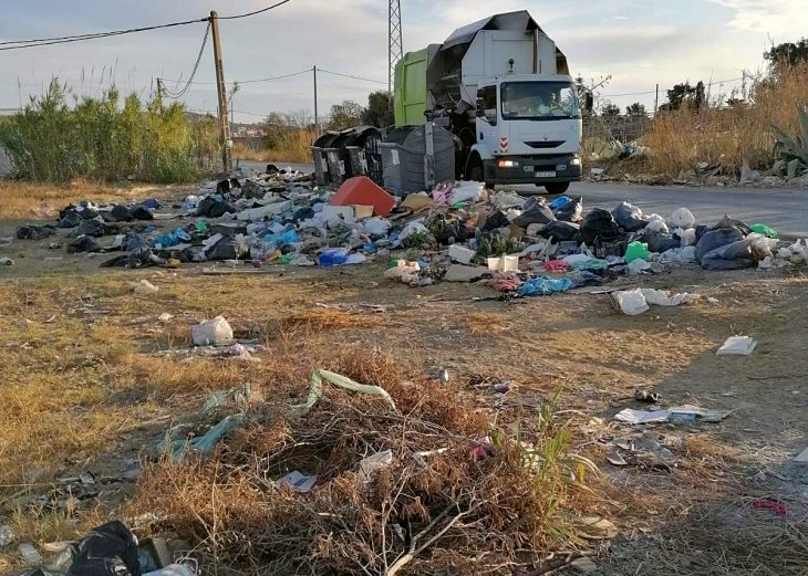 Cádiz. Ecologistas lamentan la acumulación de residuos en la zona de El Zabal