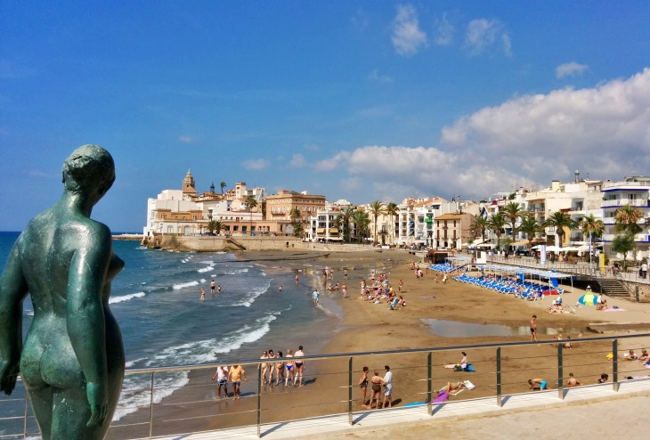 Damm se implica en la limpieza de playas del Mediterráneo