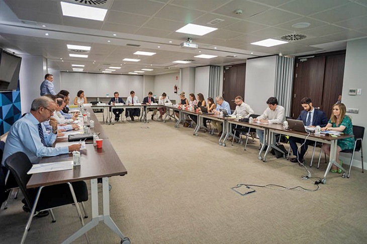 Reunión para impulsar el hidrógeno en vehículos como elemento clave para la descarbonización