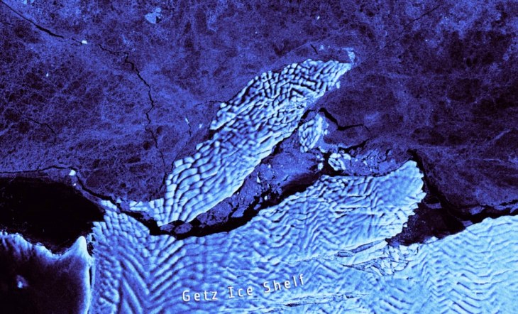 Un mega-iceberg se desprende en la Antártida Occidental