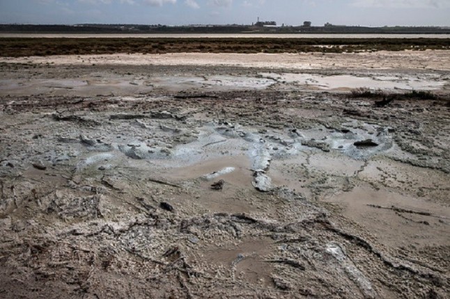 Vertidos a la ría de Huelva desde las balsas de fosfoyesos tras el temporal Enma