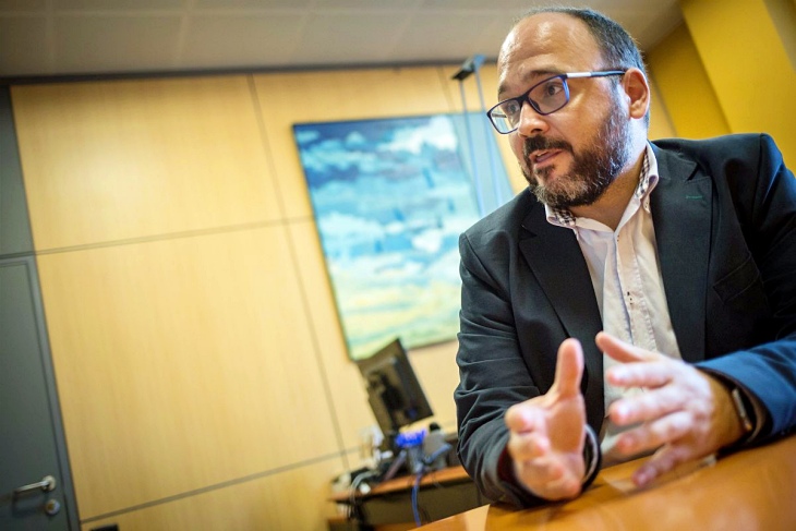 El Gobierno de Canarias reniega del gas y avisa de su firmeza con las leyes ambientales